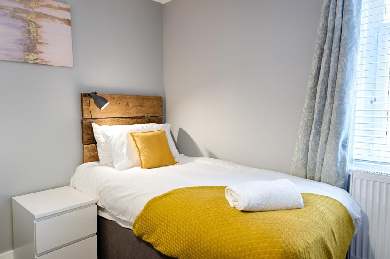 3 Rm Studio, Open-Plan Living, Dining, & Kitchen Llanelli Exterior foto
